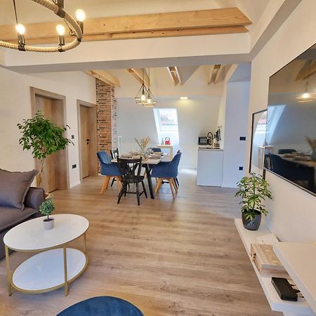 Auzlak Hisa, Apartments. Luče Pokój zdjęcie