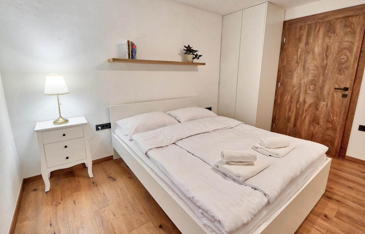 Auzlak Hisa, Apartments. Luče Zewnętrze zdjęcie