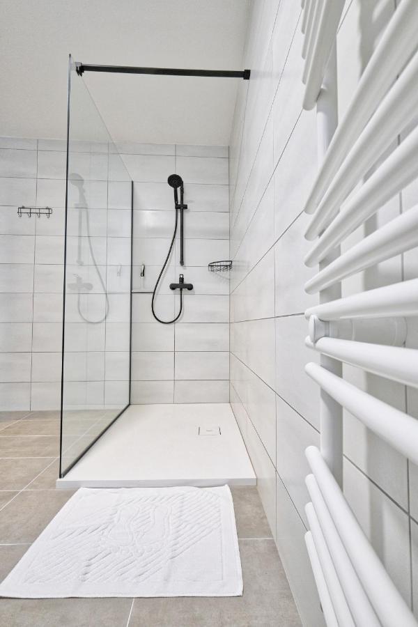 Auzlak Hisa, Apartments. Luče Zewnętrze zdjęcie